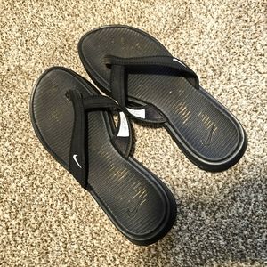 Nike flip flops
